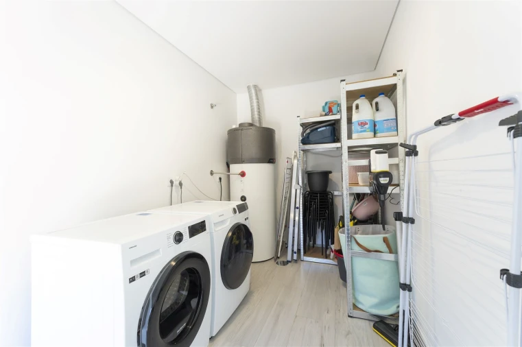 Apartamento T3 para Venda em Sobrado e Bairros Foto 36