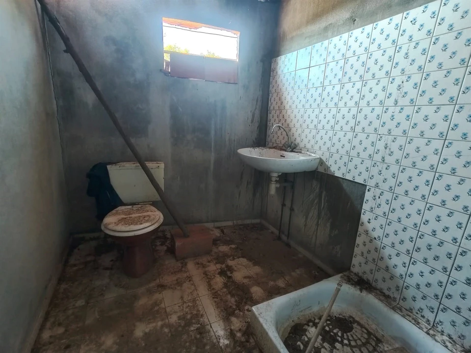 Moradia T2 para Venda em Colmeias e Memória Foto 16