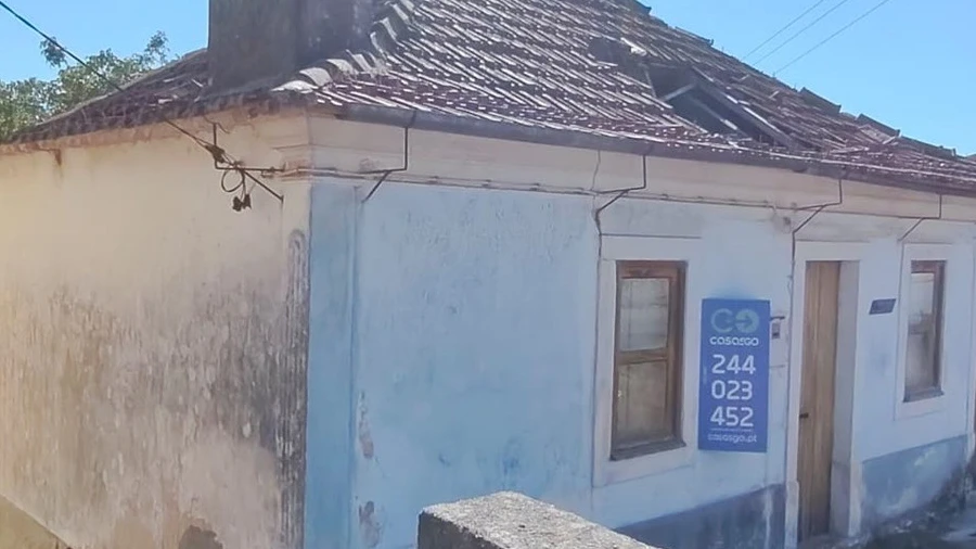 Moradia T2 para Venda em Colmeias e Memória