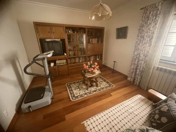 Moradia T5 para Venda em Nespereira