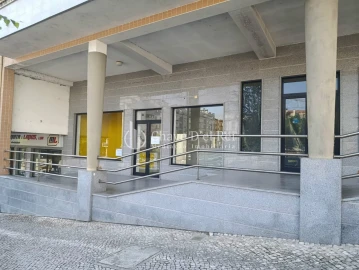 Loja para Arrendamento em Viseu
