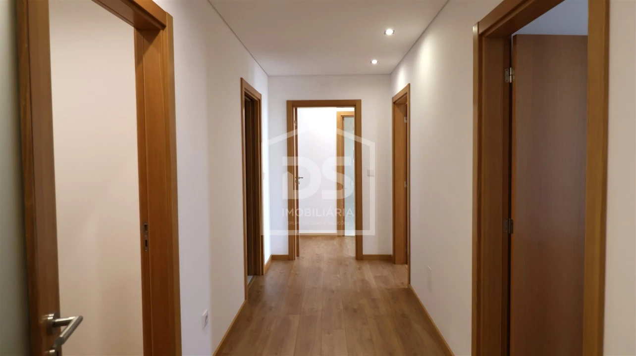 Apartamento T3 para Venda em Viseu Foto 12