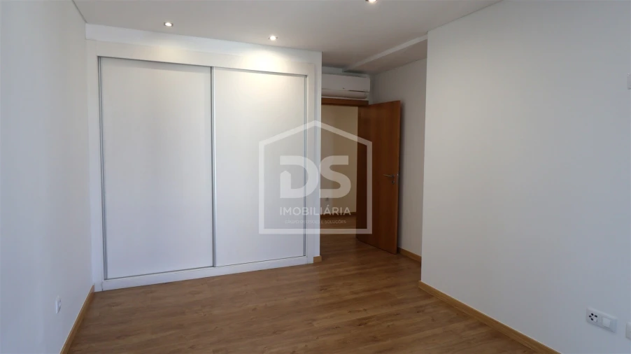 Apartamento T3 para Venda em Viseu Foto 15