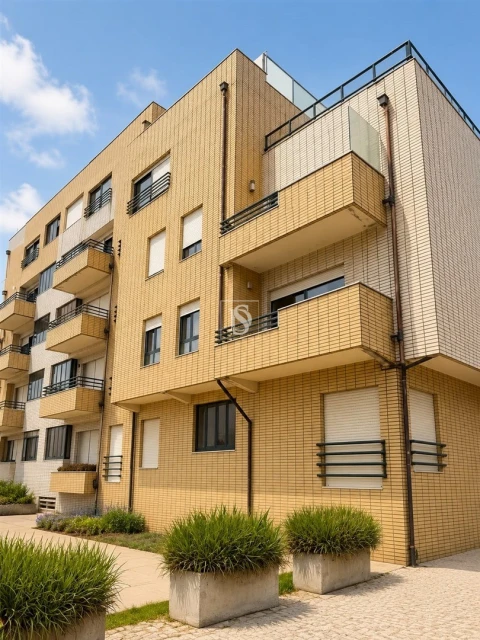 Apartamento T4 para Arrendamento em Aver-O-Mar, Amorim e Terroso