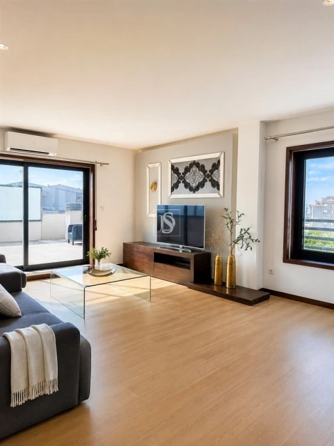Apartamento T4 para Arrendamento em Aver-O-Mar, Amorim e Terroso