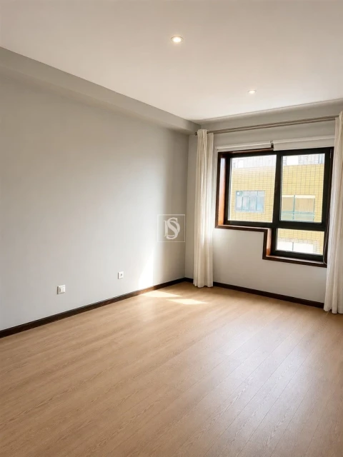 Apartamento T4 para Arrendamento em Aver-O-Mar, Amorim e Terroso