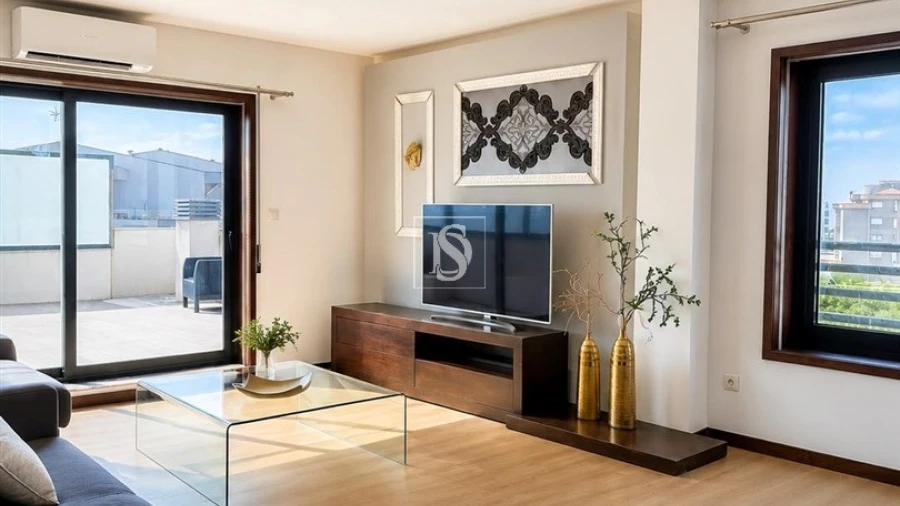 Apartamento T4 para Arrendamento em Aver-O-Mar, Amorim e Terroso