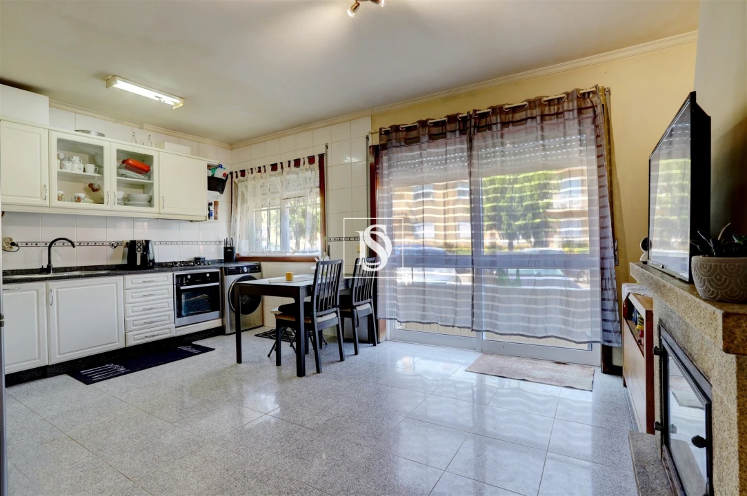 Apartamento T2 para Venda em Gião Foto 2