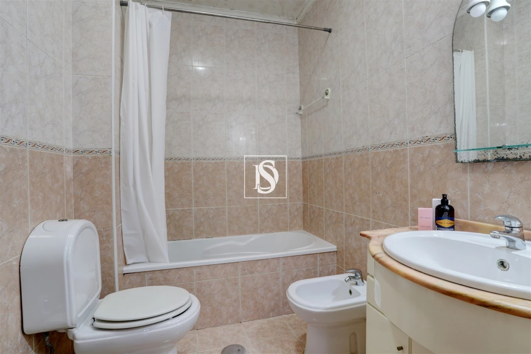 Apartamento T2 para Venda em Gião Foto 13
