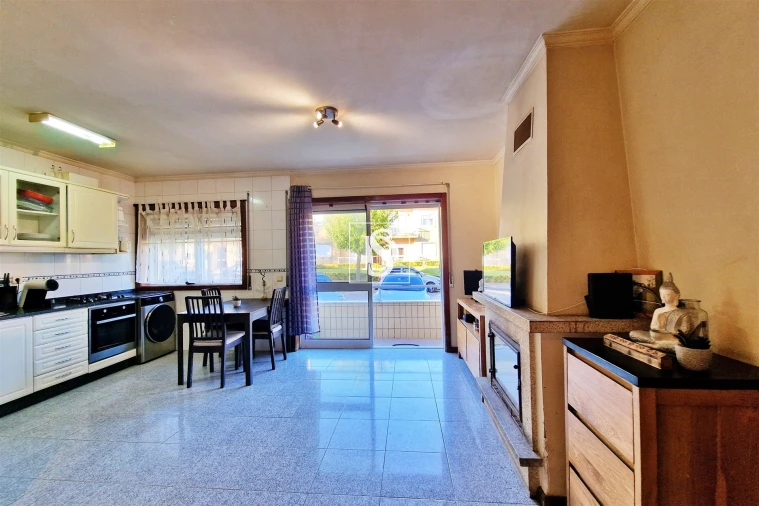Apartamento T2 para Venda em Gião Foto 3