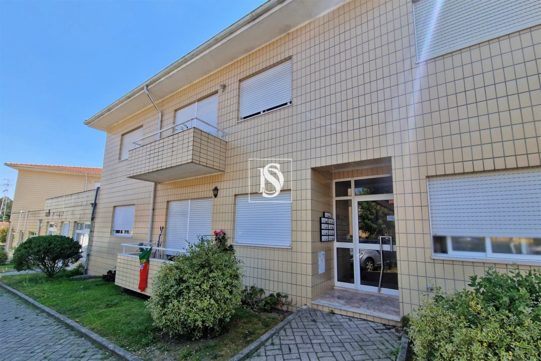 Apartamento T2 para Venda em Gião Foto 1