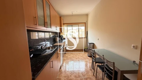 Apartamento T2 para Venda em Aver-O-Mar, Amorim e Terroso