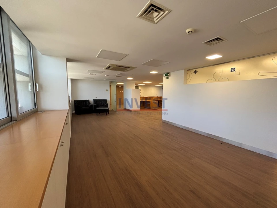 Escritório para Arrendamento em Ramalde Foto 13