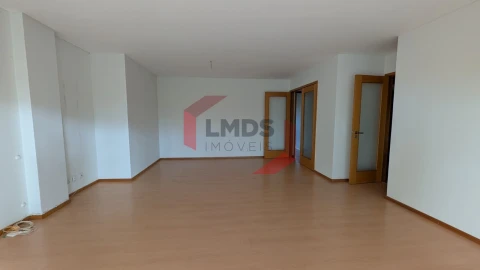 Apartamento T3 para Venda em Moreira