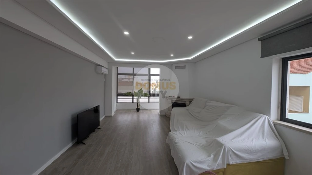 Apartamento T3 para Venda em Seixal, Arrentela e Aldeia de Paio Pires Foto 3