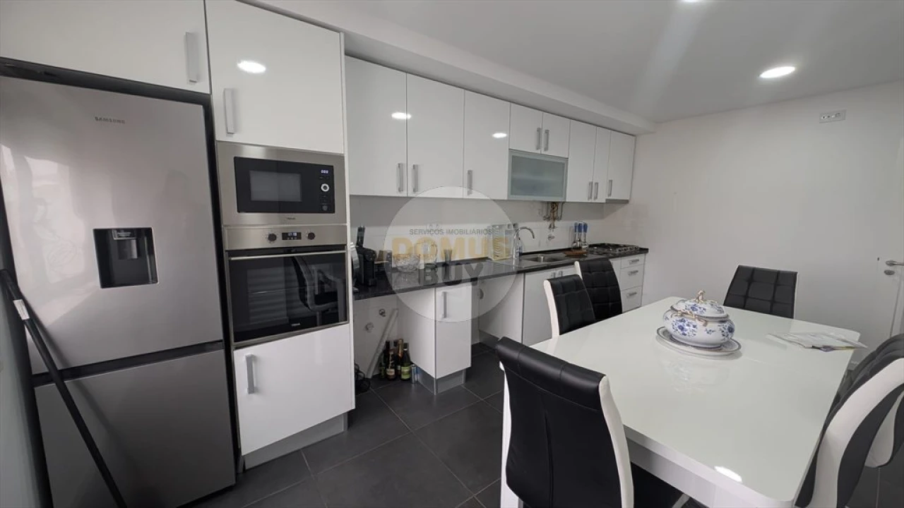 Apartamento T3 para Venda em Seixal, Arrentela e Aldeia de Paio Pires Foto 2