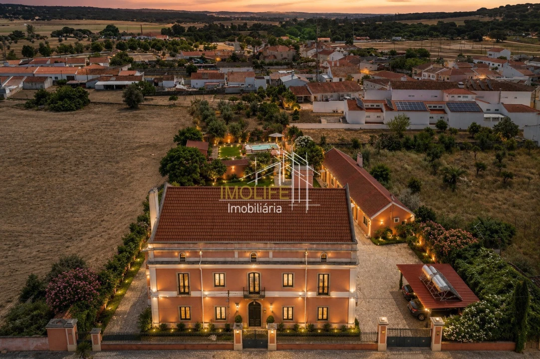 Moradia T9 para Venda em Couço Foto 2