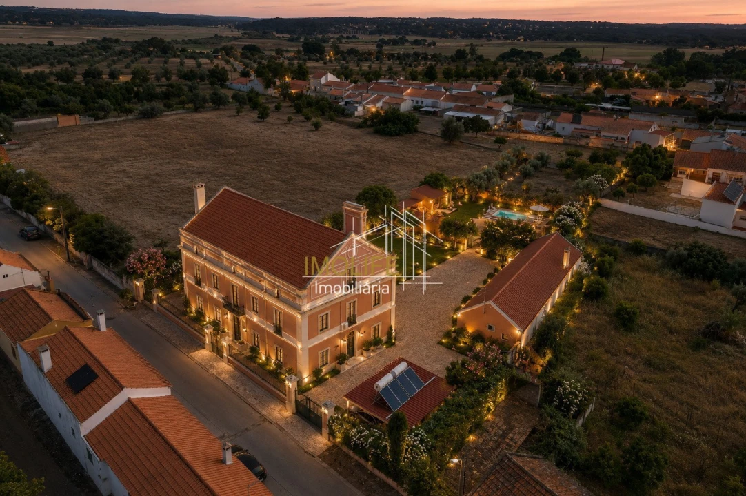 Moradia T9 para Venda em Couço Foto 3