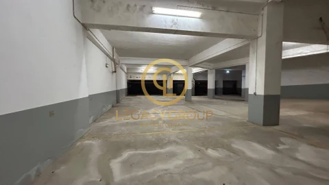 Garagem para Venda em Lagoa e Carvoeiro