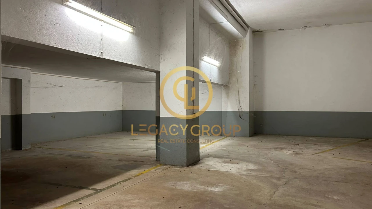 Garagem para Venda em Lagoa e Carvoeiro Foto 1