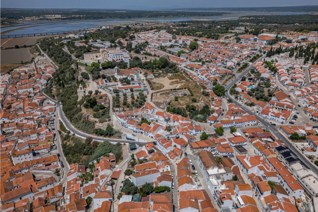 Moradia T2 para Venda em Santa Maria do Castelo e Santiago e Santa Susana Foto 22