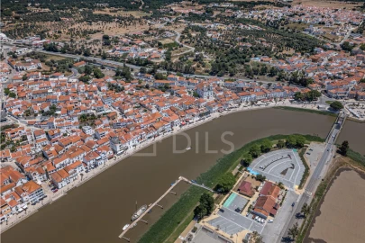 Moradia T2 para Venda em Santa Maria do Castelo e Santiago e Santa Susana