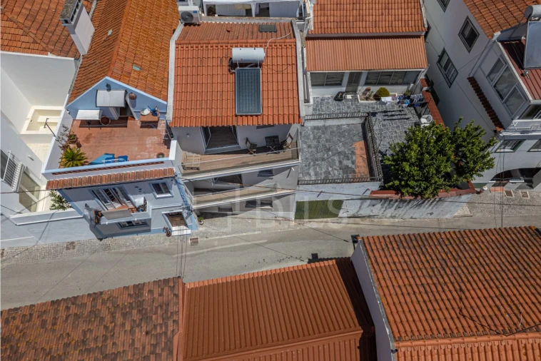 Moradia T2 para Venda em Santa Maria do Castelo e Santiago e Santa Susana Foto 21