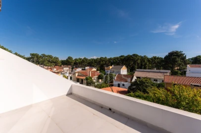 Moradia T6 para Venda em Charneca de Caparica e Sobreda