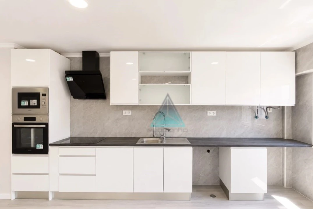 Apartamento T4 para Venda em Amora Foto 2