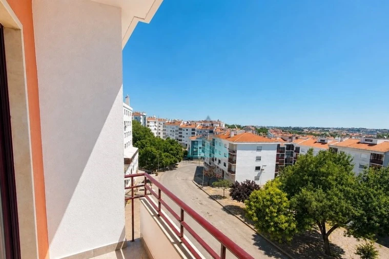 Apartamento T4 para Venda em Amora Foto 4