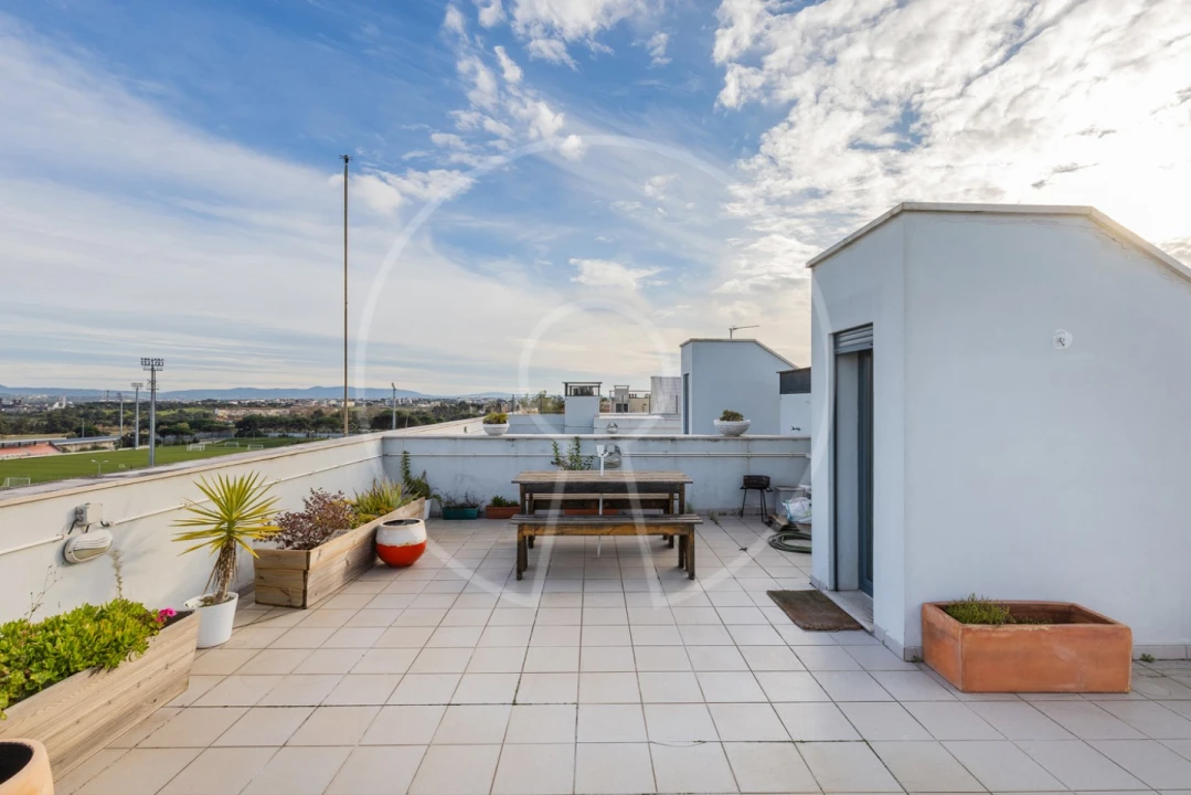Apartamento T3 para Arrendamento em Seixal, Arrentela e Aldeia de Paio Pires Foto 1
