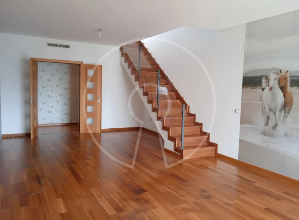 Apartamento T3 para Arrendamento em Seixal, Arrentela e Aldeia de Paio Pires Foto 5