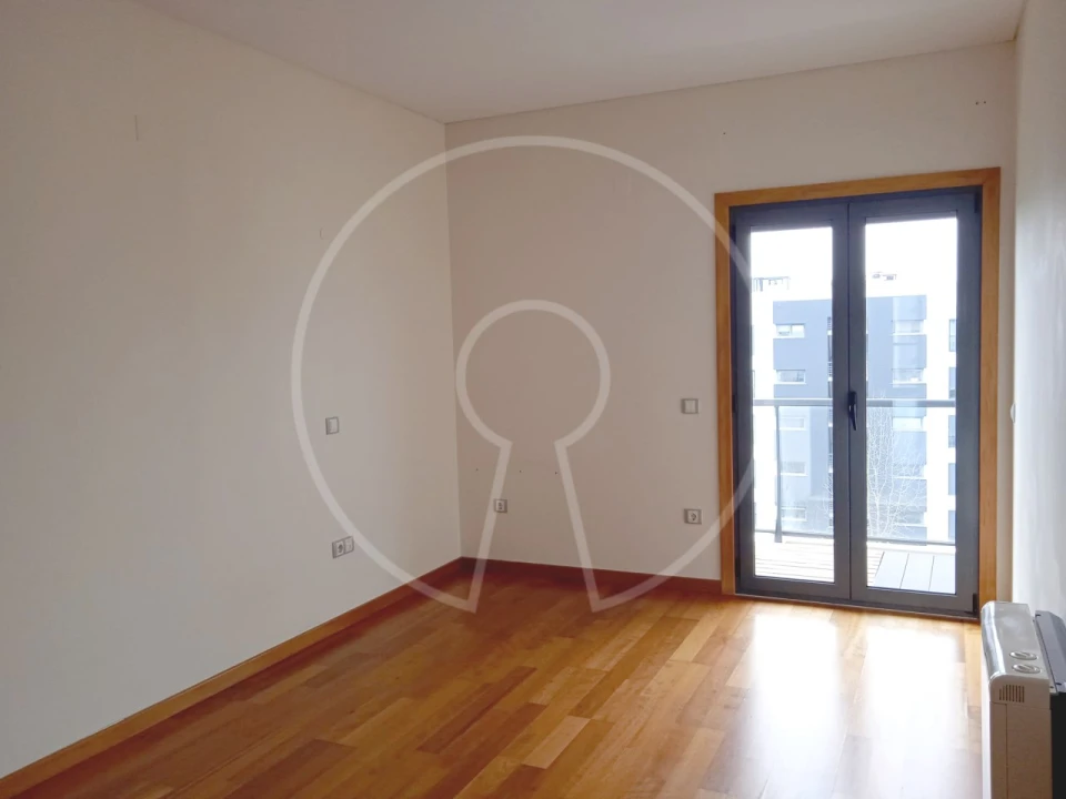 Apartamento T3 para Arrendamento em Seixal, Arrentela e Aldeia de Paio Pires Foto 13