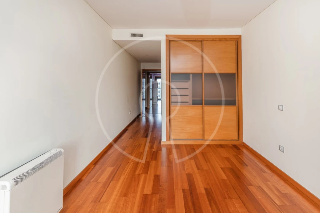 Apartamento T3 para Arrendamento em Seixal, Arrentela e Aldeia de Paio Pires Foto 14