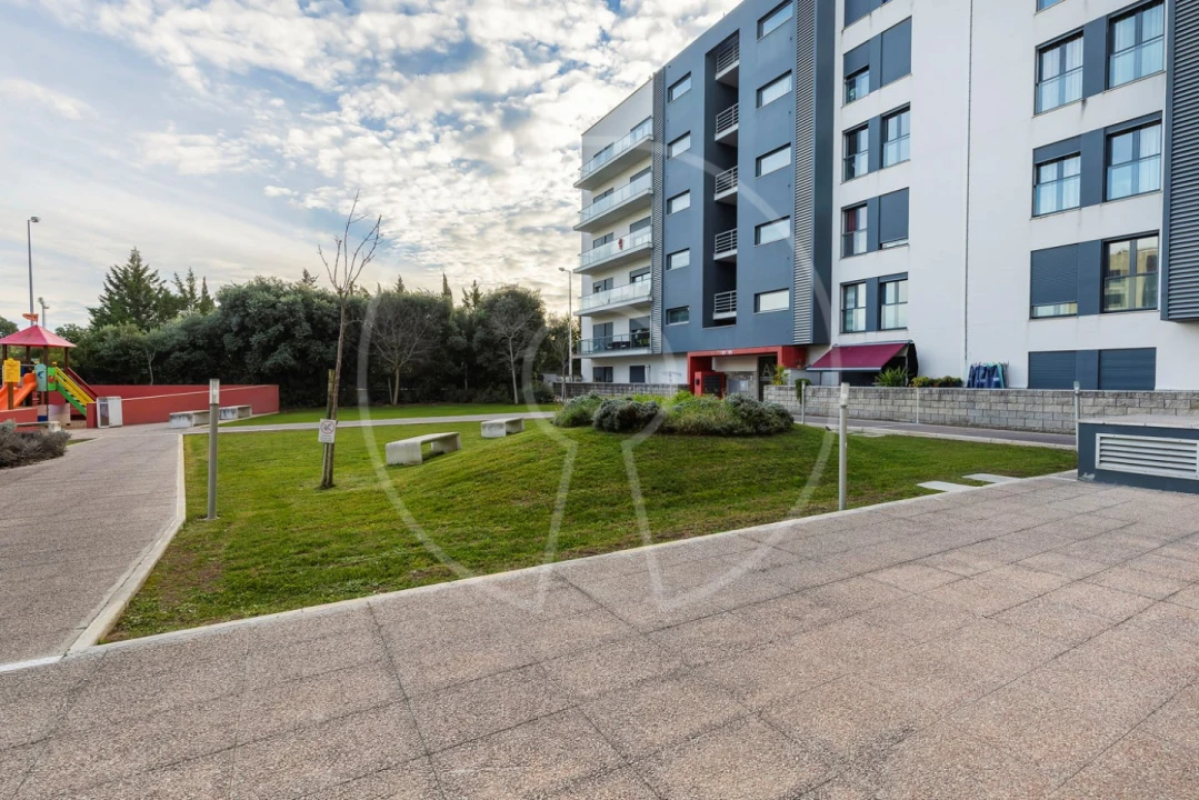 Apartamento T3 para Arrendamento em Seixal, Arrentela e Aldeia de Paio Pires Foto 24