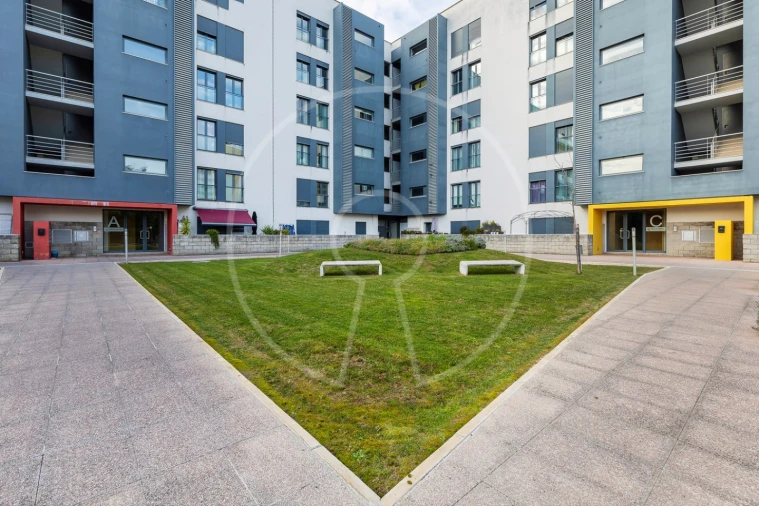 Apartamento T3 para Arrendamento em Seixal, Arrentela e Aldeia de Paio Pires Foto 26