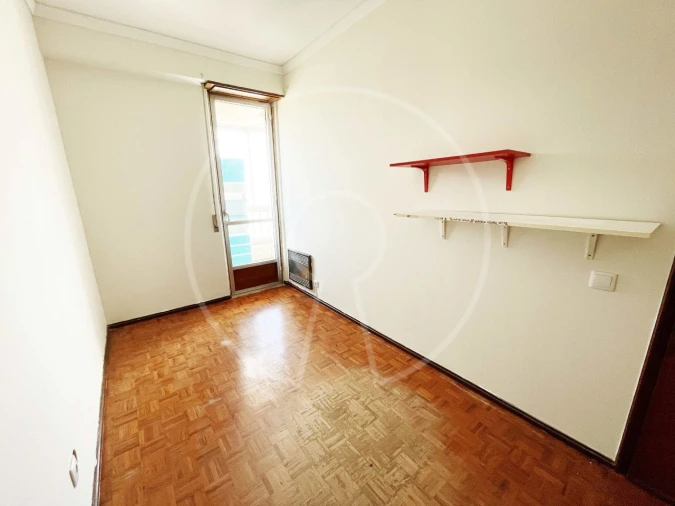 Apartamento T3 para Arrendamento em Campolide Foto 6