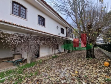 Moradia T4 para Venda em Minde