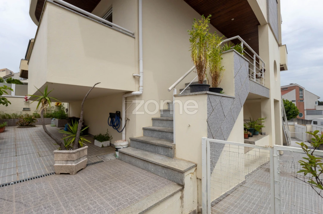 Moradia T4 para Venda em Valongo Foto 3
