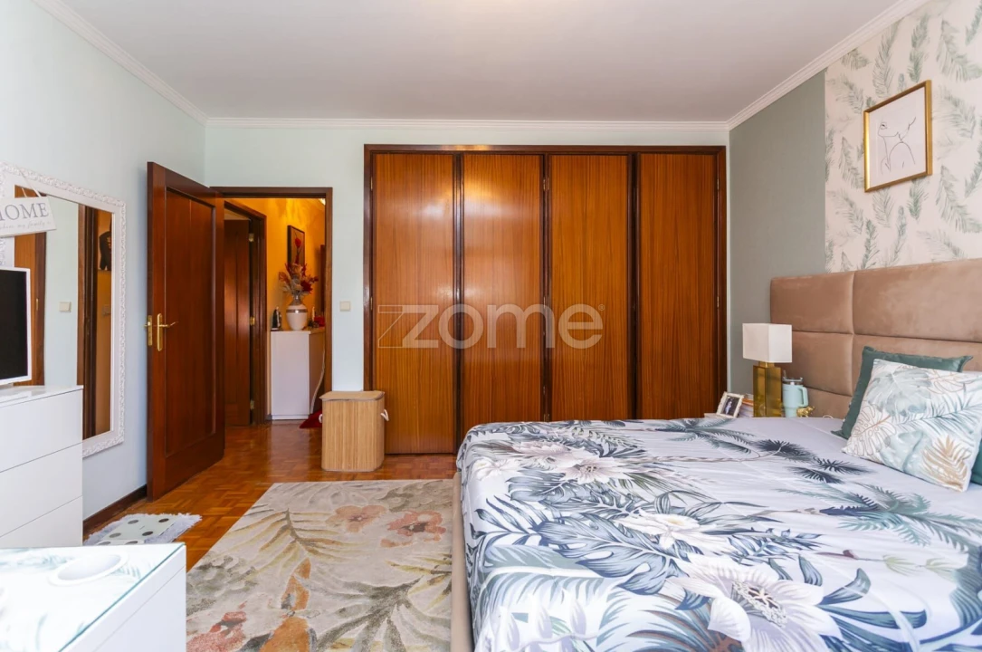 Apartamento T3 para Venda em Mafamude e Vilar do Paraíso Foto 24