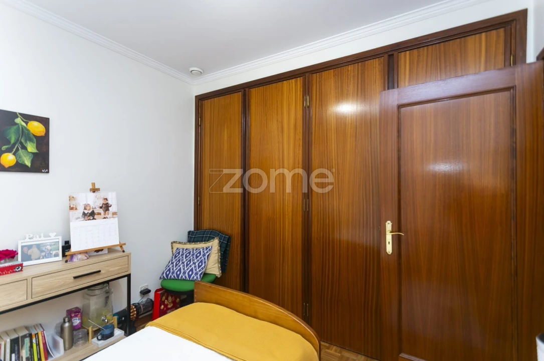Apartamento T3 para Venda em Mafamude e Vilar do Paraíso Foto 17
