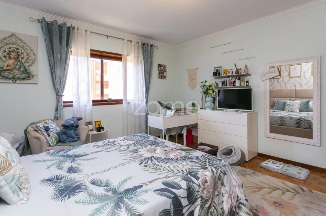Apartamento T3 para Venda em Mafamude e Vilar do Paraíso Foto 23