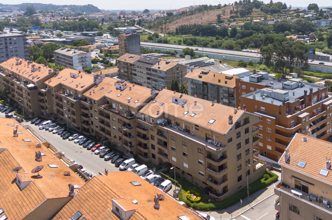 Apartamento T3 para Venda em Mafamude e Vilar do Paraíso Foto 2
