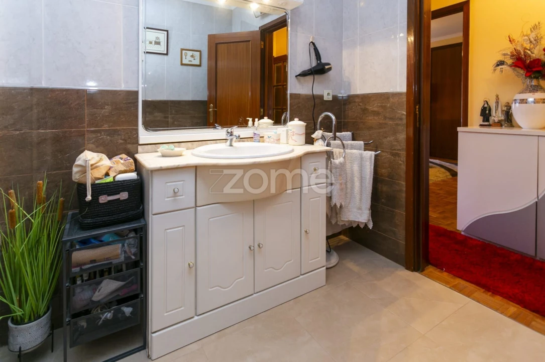 Apartamento T3 para Venda em Mafamude e Vilar do Paraíso Foto 21