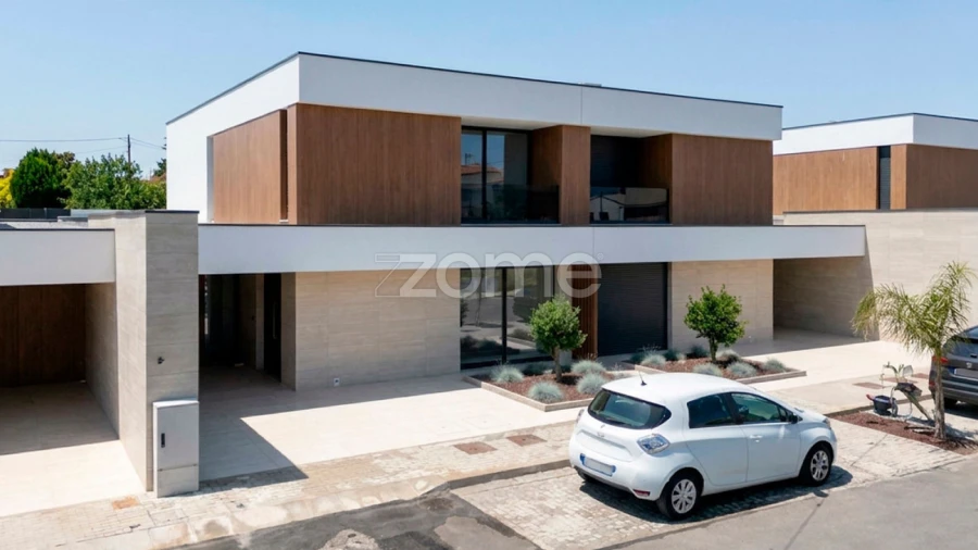 Moradia T4 para Venda em Turiz