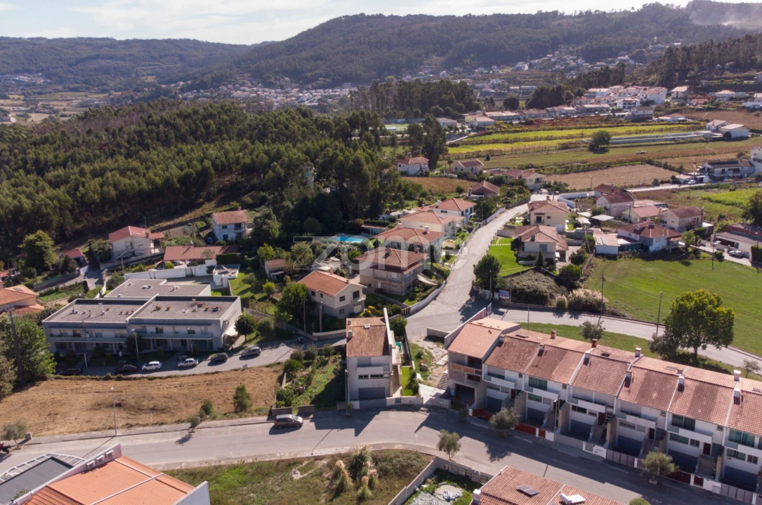 Moradia T3 para Venda em Guisande e Oliveira (São Pedro) Foto 2