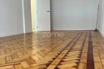 Apartamento T3 para Arrendamento em Almada, Cova da Piedade, Pragal e Cacilhas