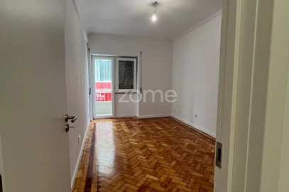 Apartamento T3 para Arrendamento em Almada, Cova da Piedade, Pragal e Cacilhas