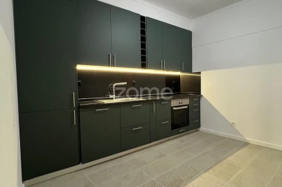 Apartamento T3 para Arrendamento em Almada, Cova da Piedade, Pragal e Cacilhas