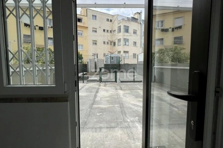 Apartamento T3 para Arrendamento em Almada, Cova da Piedade, Pragal e Cacilhas Foto 3
